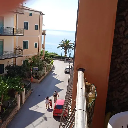 Kamaraton Bed and Breakfast