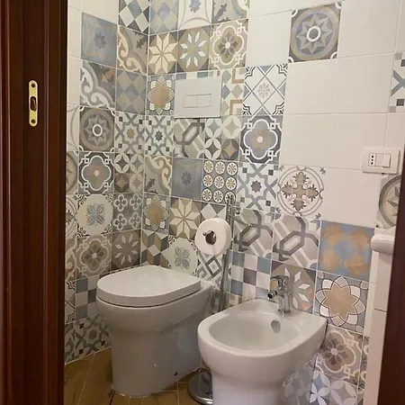 Kamaraton Bed & Breakfast *