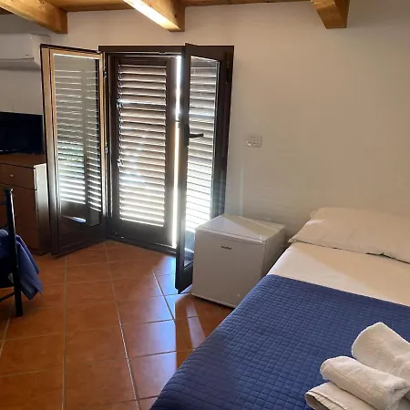 Bed & Breakfast Kamaraton *